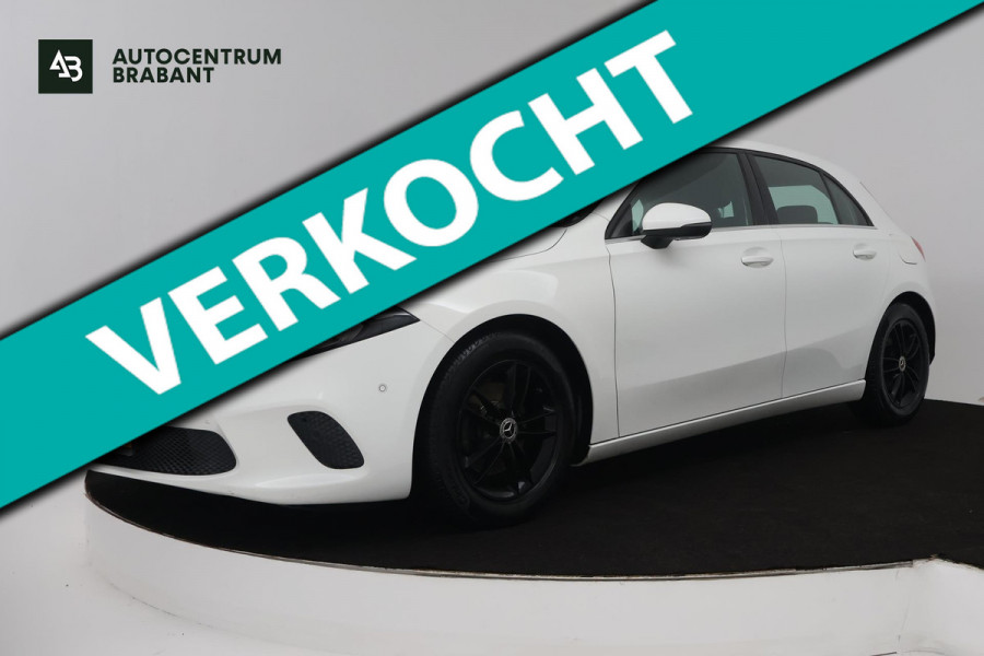 Mercedes-Benz A-Klasse 180 Premium Plus (STOELVERWARMING, ACHTERUITRIJCAMERA, CRUISE CONTROL, NAVIGATIE)