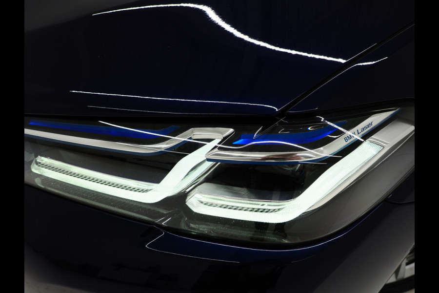 BMW 5 Serie Touring 530e Luxury Line | LaserLED | Harman/Kardon | M Stuur | Leder | HUD | Keyless | Adaptive Cruise | Camera | Carplay