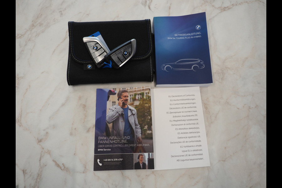 BMW 5 Serie Touring 530e Luxury Line | LaserLED | Harman/Kardon | M Stuur | Leder | HUD | Keyless | Adaptive Cruise | Camera | Carplay