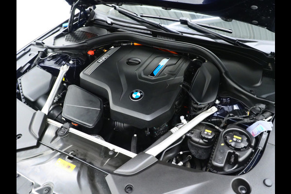 BMW 5 Serie Touring 530e Luxury Line | LaserLED | Harman/Kardon | M Stuur | Leder | HUD | Keyless | Adaptive Cruise | Camera | Carplay