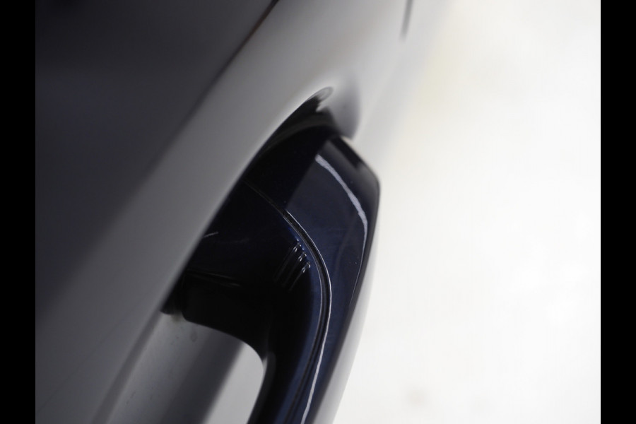 BMW 5 Serie Touring 530e Luxury Line | LaserLED | Harman/Kardon | M Stuur | Leder | HUD | Keyless | Adaptive Cruise | Camera | Carplay