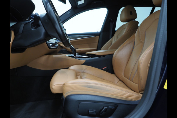 BMW 5 Serie Touring 530e Luxury Line | LaserLED | Harman/Kardon | M Stuur | Leder | HUD | Keyless | Adaptive Cruise | Camera | Carplay