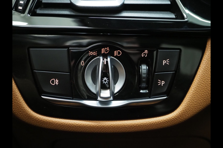 BMW 5 Serie Touring 530e Luxury Line | LaserLED | Harman/Kardon | M Stuur | Leder | HUD | Keyless | Adaptive Cruise | Camera | Carplay