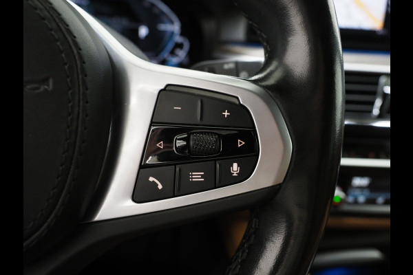 BMW 5 Serie Touring 530e Luxury Line | LaserLED | Harman/Kardon | M Stuur | Leder | HUD | Keyless | Adaptive Cruise | Camera | Carplay