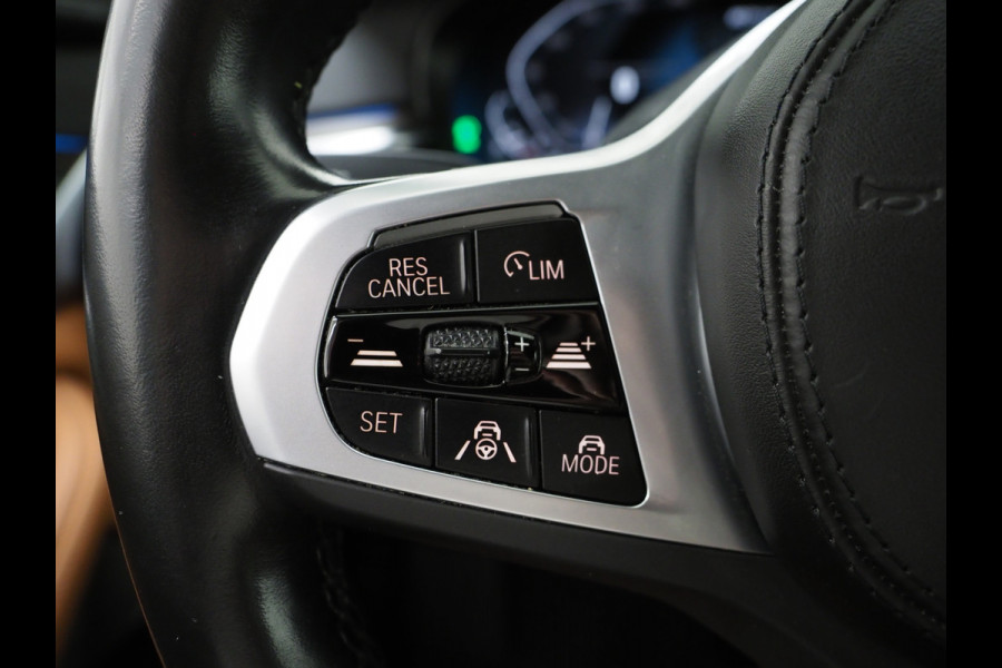 BMW 5 Serie Touring 530e Luxury Line | LaserLED | Harman/Kardon | M Stuur | Leder | HUD | Keyless | Adaptive Cruise | Camera | Carplay