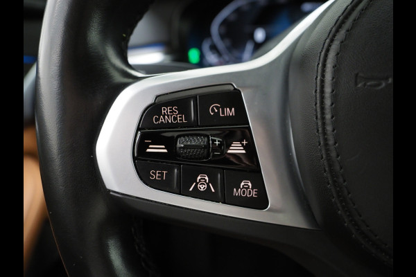BMW 5 Serie Touring 530e Luxury Line | LaserLED | Harman/Kardon | M Stuur | Leder | HUD | Keyless | Adaptive Cruise | Camera | Carplay