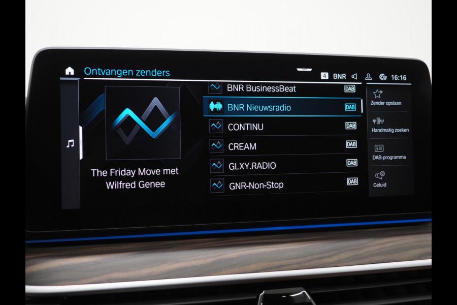 BMW 5 Serie Touring 530e Luxury Line | LaserLED | Harman/Kardon | M Stuur | Leder | HUD | Keyless | Adaptive Cruise | Camera | Carplay