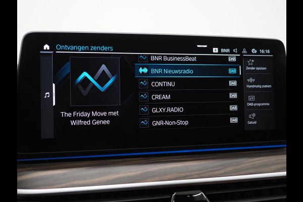 BMW 5 Serie Touring 530e Luxury Line | LaserLED | Harman/Kardon | M Stuur | Leder | HUD | Keyless | Adaptive Cruise | Camera | Carplay