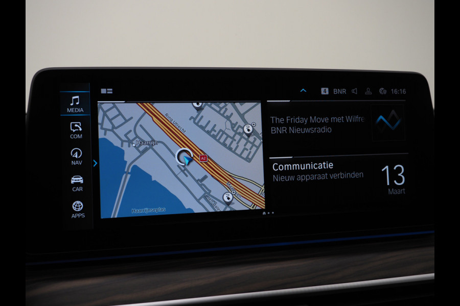 BMW 5 Serie Touring 530e Luxury Line | LaserLED | Harman/Kardon | M Stuur | Leder | HUD | Keyless | Adaptive Cruise | Camera | Carplay