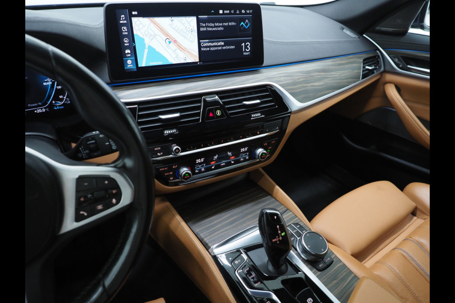 BMW 5 Serie Touring 530e Luxury Line | LaserLED | Harman/Kardon | M Stuur | Leder | HUD | Keyless | Adaptive Cruise | Camera | Carplay