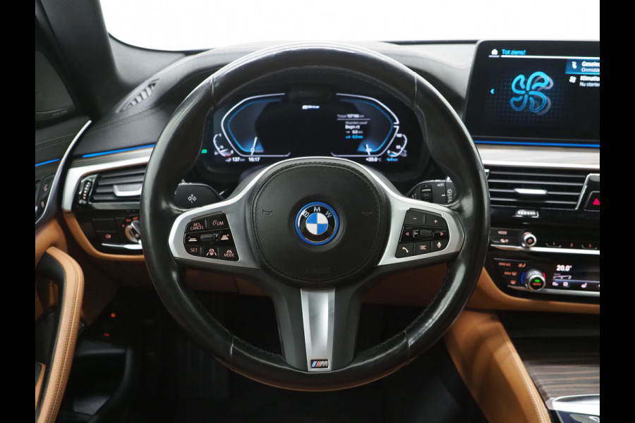 BMW 5 Serie Touring 530e Luxury Line | LaserLED | Harman/Kardon | M Stuur | Leder | HUD | Keyless | Adaptive Cruise | Camera | Carplay