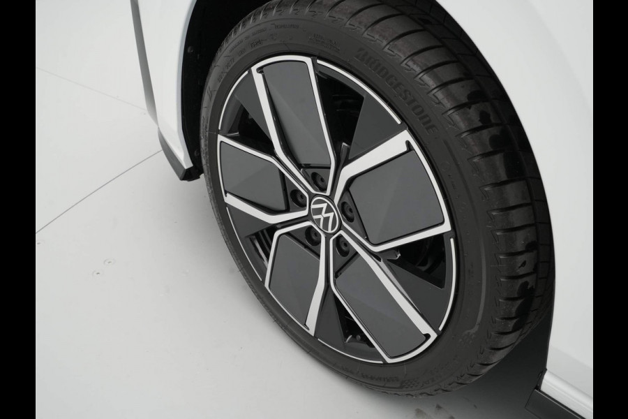 Volkswagen Golf 1.5 eTSI 150pk DSG R-Line Edition Navigatie 360 Camera Acc Stoel/Stuurverwarming Carplay