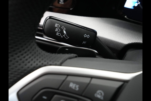 Volkswagen Golf 1.5 eTSI 150pk DSG R-Line Edition Navigatie 360 Camera Acc Stoel/Stuurverwarming Carplay