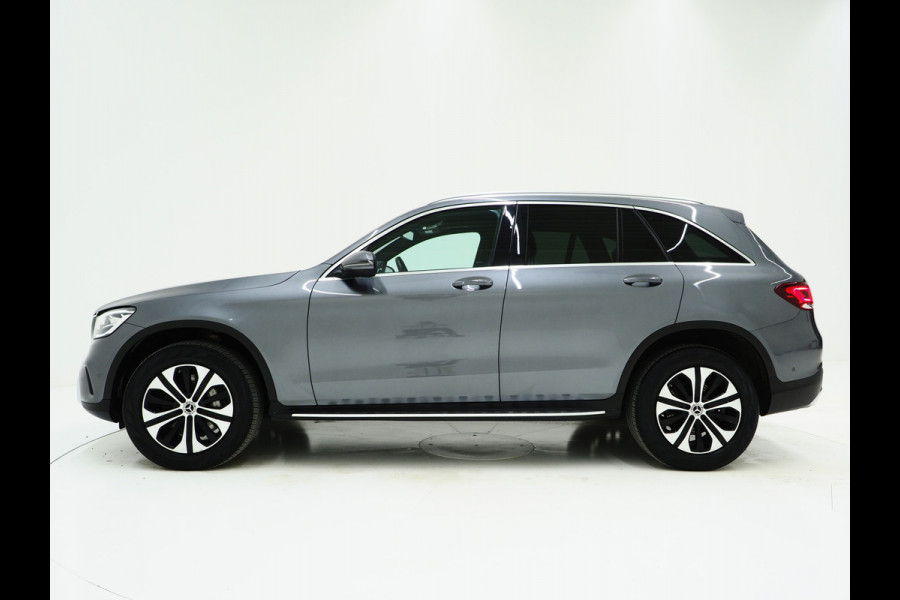 Mercedes-Benz GLC 300e 4MATIC | Panoramadak | Treeplanken | Camera | Sfeerlicht | Virtual | Zwarte Hemel | Carplay