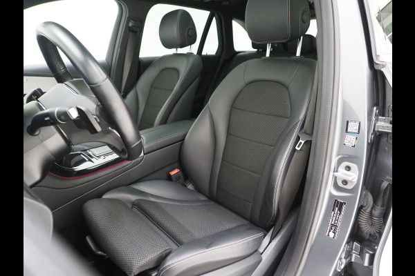 Mercedes-Benz GLC 300e 4MATIC | Panoramadak | Treeplanken | Camera | Sfeerlicht | Virtual | Zwarte Hemel | Carplay