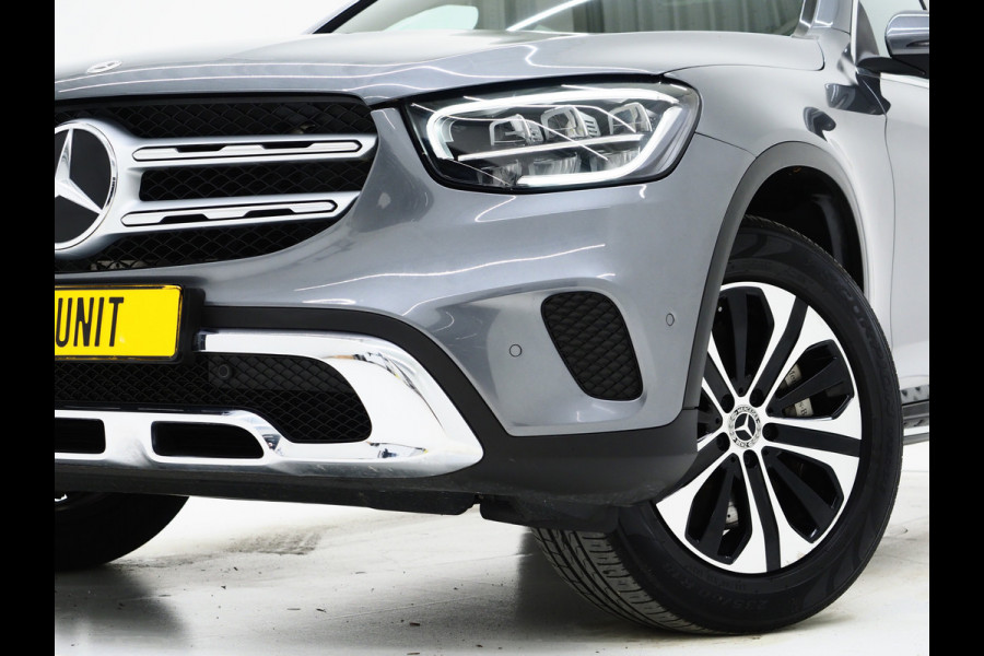 Mercedes-Benz GLC 300e 4MATIC | Panoramadak | Treeplanken | Camera | Sfeerlicht | Virtual | Zwarte Hemel | Carplay