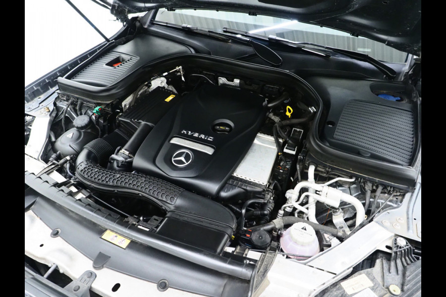 Mercedes-Benz GLC 300e 4MATIC | Panoramadak | Treeplanken | Camera | Sfeerlicht | Virtual | Zwarte Hemel | Carplay