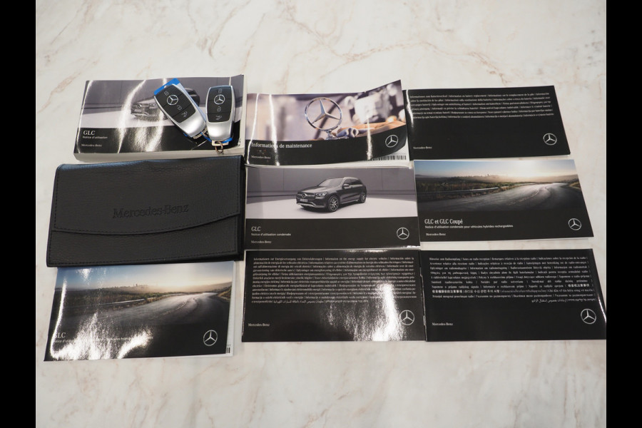 Mercedes-Benz GLC 300e 4MATIC | Panoramadak | Treeplanken | Camera | Sfeerlicht | Virtual | Zwarte Hemel | Carplay