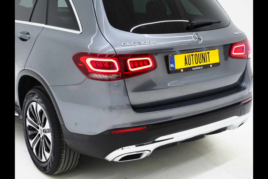 Mercedes-Benz GLC 300e 4MATIC | Panoramadak | Treeplanken | Camera | Sfeerlicht | Virtual | Zwarte Hemel | Carplay