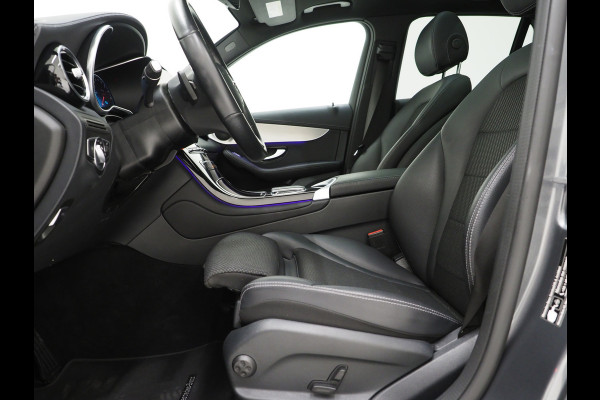 Mercedes-Benz GLC 300e 4MATIC | Panoramadak | Treeplanken | Camera | Sfeerlicht | Virtual | Zwarte Hemel | Carplay