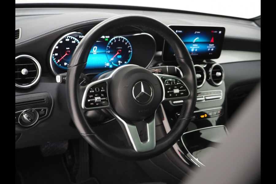 Mercedes-Benz GLC 300e 4MATIC | Panoramadak | Treeplanken | Camera | Sfeerlicht | Virtual | Zwarte Hemel | Carplay