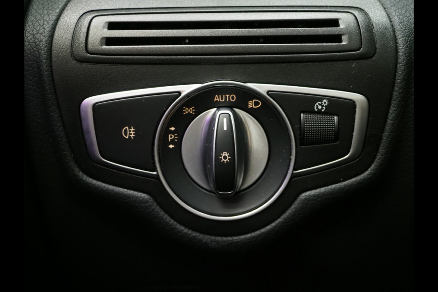 Mercedes-Benz GLC 300e 4MATIC | Panoramadak | Treeplanken | Camera | Sfeerlicht | Virtual | Zwarte Hemel | Carplay