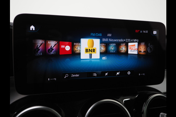 Mercedes-Benz GLC 300e 4MATIC | Panoramadak | Treeplanken | Camera | Sfeerlicht | Virtual | Zwarte Hemel | Carplay