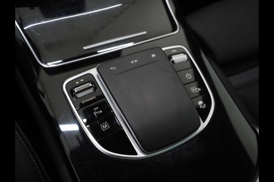 Mercedes-Benz GLC 300e 4MATIC | Panoramadak | Treeplanken | Camera | Sfeerlicht | Virtual | Zwarte Hemel | Carplay