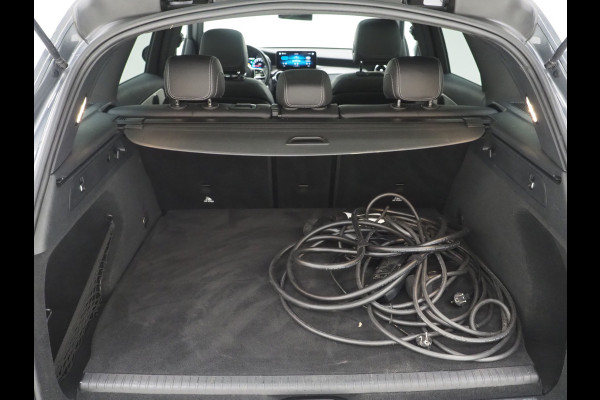 Mercedes-Benz GLC 300e 4MATIC | Panoramadak | Treeplanken | Camera | Sfeerlicht | Virtual | Zwarte Hemel | Carplay