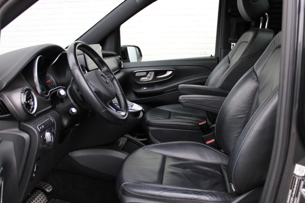 Mercedes-Benz V-Klasse 300d / Lang / AMG / DC / Panorama / 2x Schuifdeur / Apple Carplay / 360 Camera / Leer / Nette Staat.