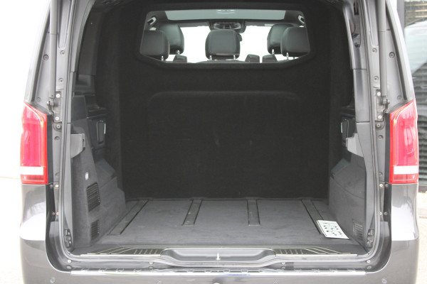 Mercedes-Benz V-Klasse 300d / Lang / AMG / DC / Panorama / 2x Schuifdeur / Apple Carplay / 360 Camera / Leer / Nette Staat.