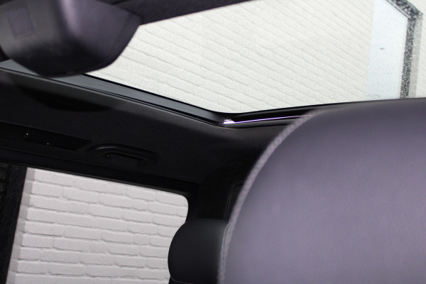 Mercedes-Benz V-Klasse 300d / Lang / AMG / DC / Panorama / 2x Schuifdeur / Apple Carplay / 360 Camera / Leer / Nette Staat.