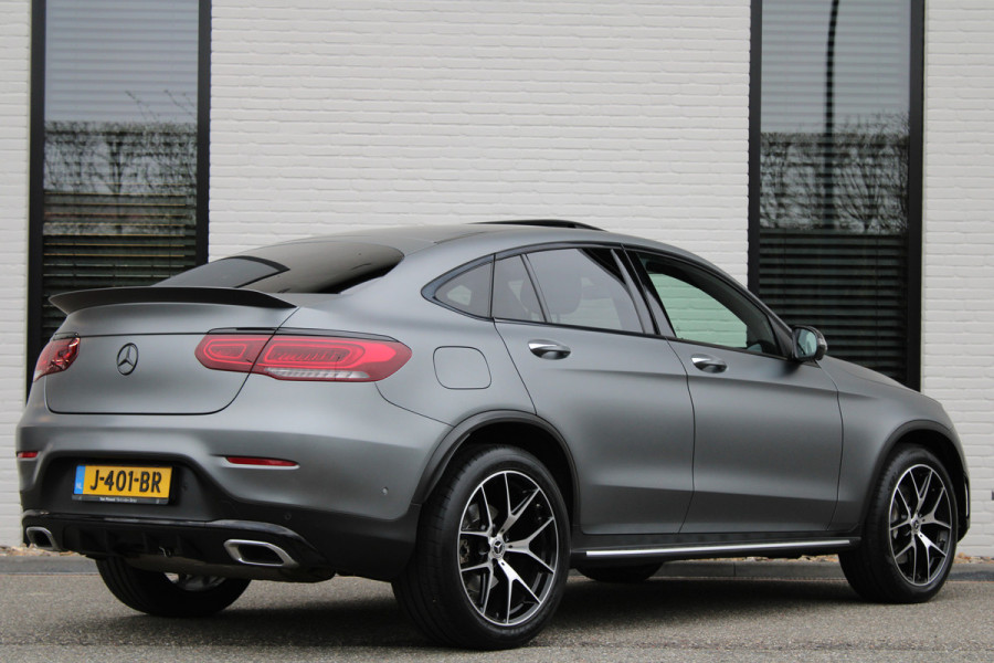 Mercedes-Benz V-Klasse 300d / Lang / AMG / DC / Panorama / 2x Schuifdeur / Apple Carplay / 360 Camera / Leer / Nette Staat.