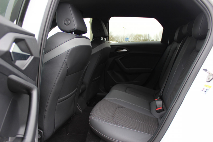 Audi A1 Sportback 40 TFSI S Line edition one 200pk / Navigatie / Keyless / Virtual Cockpit / 18'' / Parkeerhulp achter / Stoelverwarming / LED Koplampen / DAB / ACC
