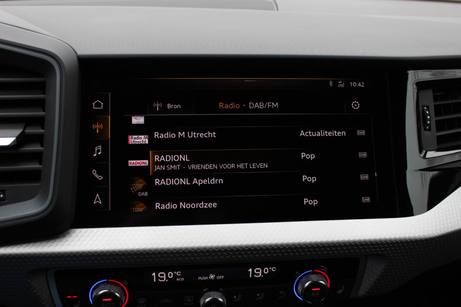 Audi A1 Sportback 40 TFSI S Line edition one 200pk / Navigatie / Keyless / Virtual Cockpit / 18'' / Parkeerhulp achter / Stoelverwarming / LED Koplampen / DAB / ACC