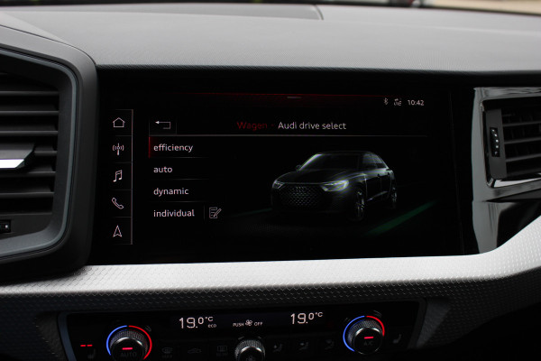 Audi A1 Sportback 40 TFSI S Line edition one 200pk / Navigatie / Keyless / Virtual Cockpit / 18'' / Parkeerhulp achter / Stoelverwarming / LED Koplampen / DAB / ACC