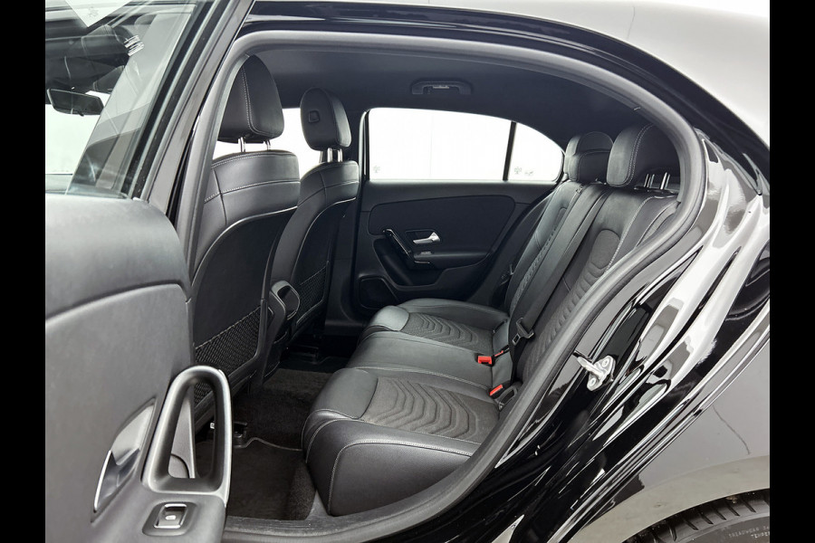Mercedes-Benz A-Klasse 160 Advantage | Parkeersensoren | Achteruitrijcamera Inclusief 12 Maanden Garantie.