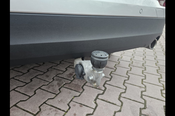 Volvo XC60 2.0 T5 Momentum | Automaat | LED | Trekhaak | Stoelverwarming | App-connect | All-seasons | Leder | Elek. bestuurderstoel + memory |