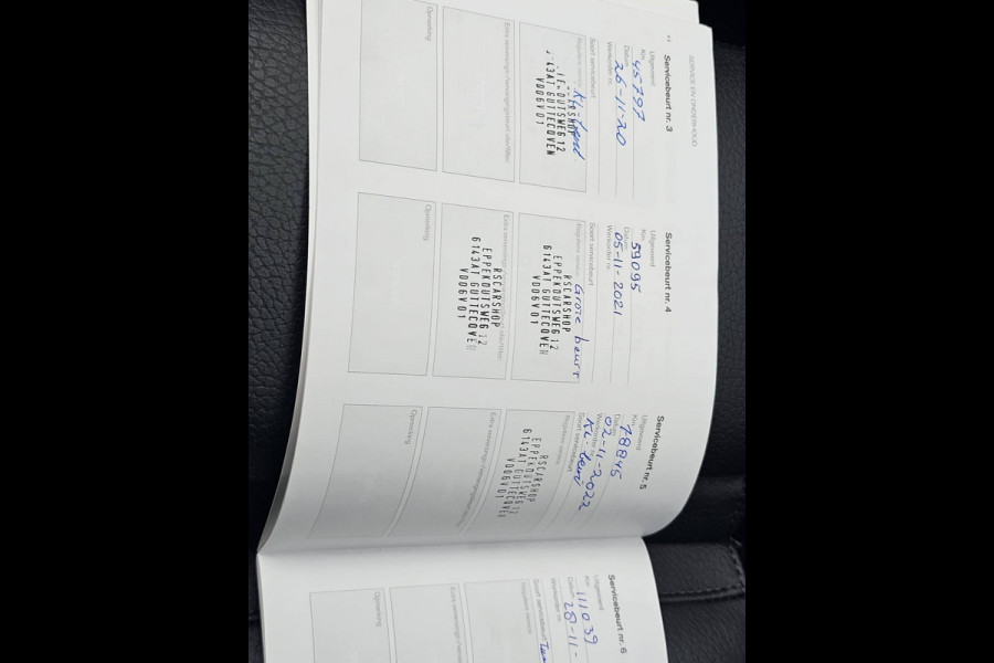 Volvo XC60 2.0 T5 Momentum | Automaat | LED | Trekhaak | Stoelverwarming | App-connect | All-seasons | Leder | Elek. bestuurderstoel + memory |