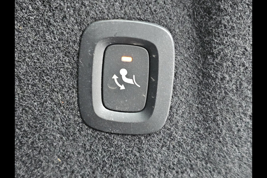 Volvo XC60 2.0 T5 Momentum | Automaat | LED | Trekhaak | Stoelverwarming | App-connect | All-seasons | Leder | Elek. bestuurderstoel + memory |