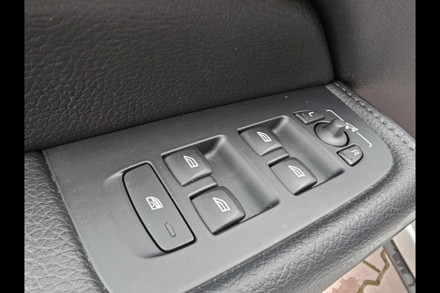 Volvo XC60 2.0 T5 Momentum | Automaat | LED | Trekhaak | Stoelverwarming | App-connect | All-seasons | Leder | Elek. bestuurderstoel + memory |