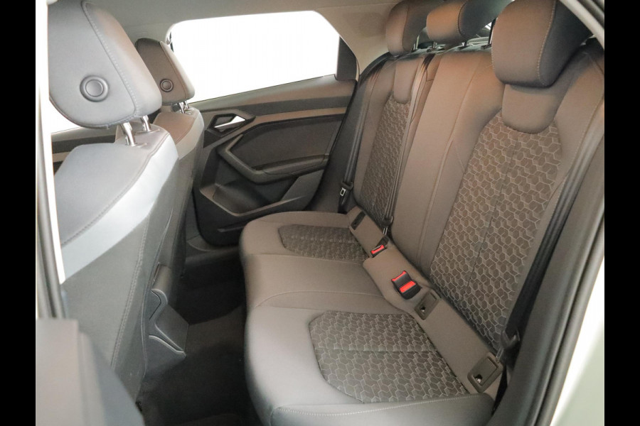 Audi A1 Sportback 30 TFSI Advanced edition 116pk AUT|  Sportstoelen | Navigatie via App | Climatronic | Verwarmbare voorstoelen | Gratis winterset