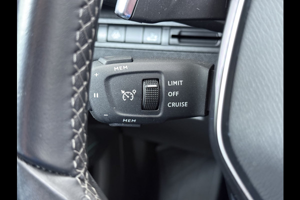 Peugeot 3008 1.2T 131PK AUT. Trekhaak 360°Camera 1/2 Leer 18" Navi Ecc Apple Carplay Android Connected-Apps Cruise Control Pdc Blue Premium Keyless Elek.Achterklep Privacy Glas BordHerkenning Lane Assist Led Lmv 18" Regen-Lichtsensor Bluetooth 1.400KG Trekgewicht Dealeronderhouden, laatste-Beurt-93.400km Origineel Nederlandse Auto 1400kg trekvermogen