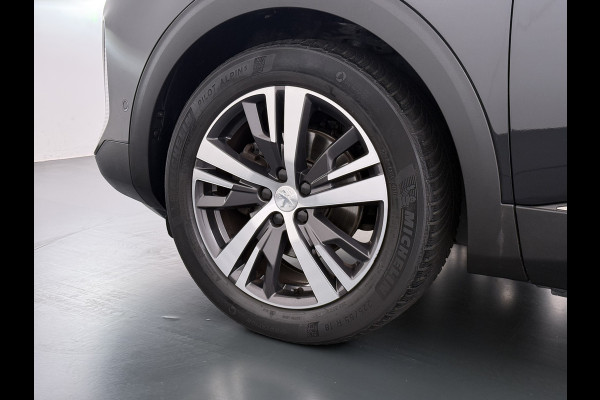 Peugeot 3008 1.2T 131PK AUT. Trekhaak 360°Camera 1/2 Leer 18" Navi Ecc Apple Carplay Android Connected-Apps Cruise Control Pdc Blue Premium Keyless Elek.Achterklep Privacy Glas BordHerkenning Lane Assist Led Lmv 18" Regen-Lichtsensor Bluetooth 1.400KG Trekgewicht Dealeronderhouden, laatste-Beurt-93.400km Origineel Nederlandse Auto 1400kg trekvermogen