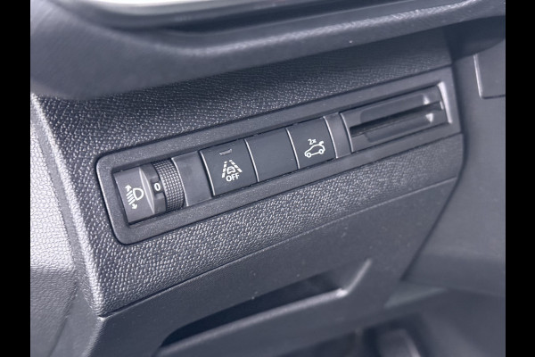 Peugeot 3008 1.2T 131PK AUT. Trekhaak 360°Camera 1/2 Leer 18" Navi Ecc Apple Carplay Android Connected-Apps Cruise Control Pdc Blue Premium Keyless Elek.Achterklep Privacy Glas BordHerkenning Lane Assist Led Lmv 18" Regen-Lichtsensor Bluetooth 1.400KG Trekgewicht Dealeronderhouden, laatste-Beurt-93.400km Origineel Nederlandse Auto 1400kg trekvermogen