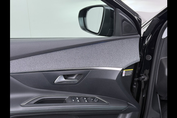Peugeot 3008 1.2T 131PK AUT. Trekhaak 360°Camera 1/2 Leer 18" Navi Ecc Apple Carplay Android Connected-Apps Cruise Control Pdc Blue Premium Keyless Elek.Achterklep Privacy Glas BordHerkenning Lane Assist Led Lmv 18" Regen-Lichtsensor Bluetooth 1.400KG Trekgewicht Dealeronderhouden, laatste-Beurt-93.400km Origineel Nederlandse Auto 1400kg trekvermogen