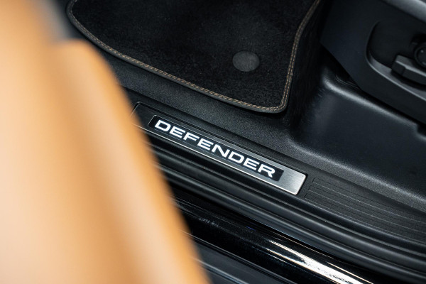 Land Rover Defender 110 2.0 P400e 110 X-Dynamic HSE *Meridian / Panorama / Stoelventilatie / Luchtvering / Head-Up Display /