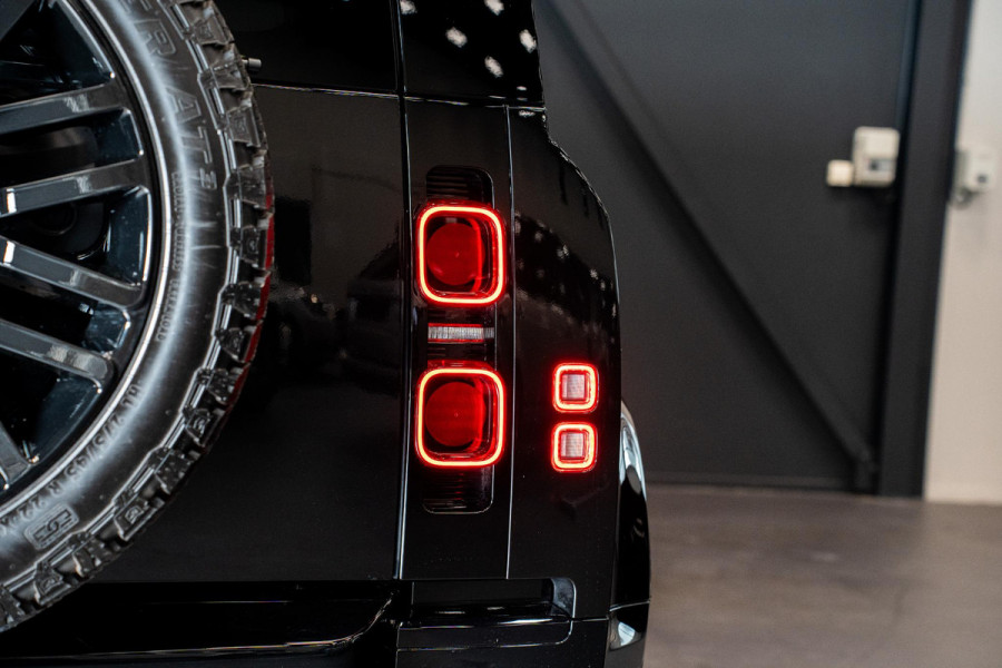 Land Rover Defender 110 2.0 P400e 110 X-Dynamic HSE *Meridian / Panorama / Stoelventilatie / Luchtvering / Head-Up Display /