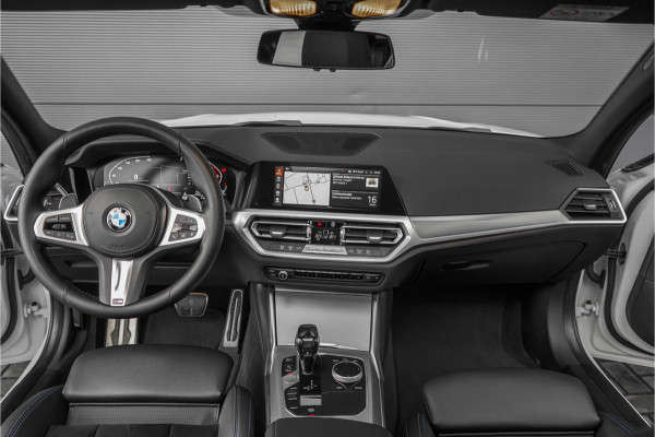 BMW 3 Serie Touring 330i M-Sport Pano H/K M-Sportrem Trekhaak CarPlay