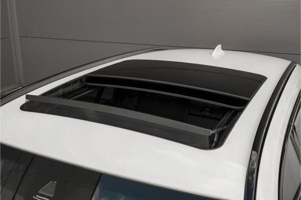 BMW 3 Serie Touring 330i M-Sport Pano H/K M-Sportrem Trekhaak CarPlay